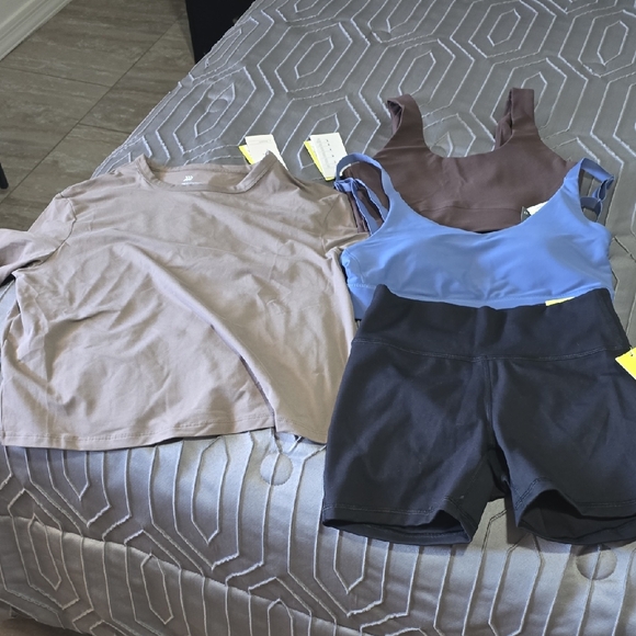 All In Motion Bundle Brown Top and Blue Sports Set Sz Xs Nwt - Picture 1 of 3